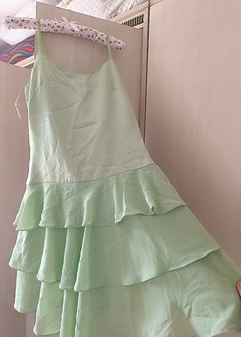 36 Beden Yeşil Pastel Askılı Fırfırlı Kız Elbisesi