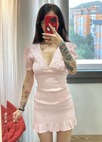 Dantel Detaylı Pembe Mini Elbise