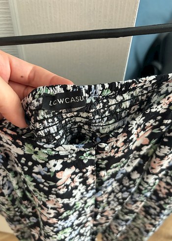 LC Waikiki Uzun Kollu Çiçek Desenli Straplez Bluz