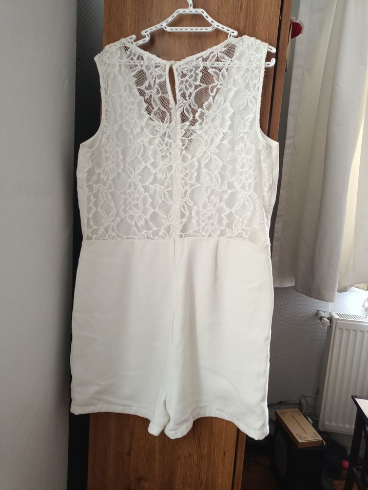 V Yaka Dantel Detaylı tulum - Görsel 4