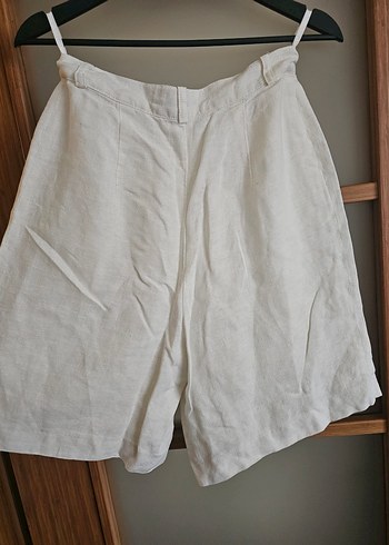 Beyaz Kadın Keten Bermuda Şort - Görsel 3