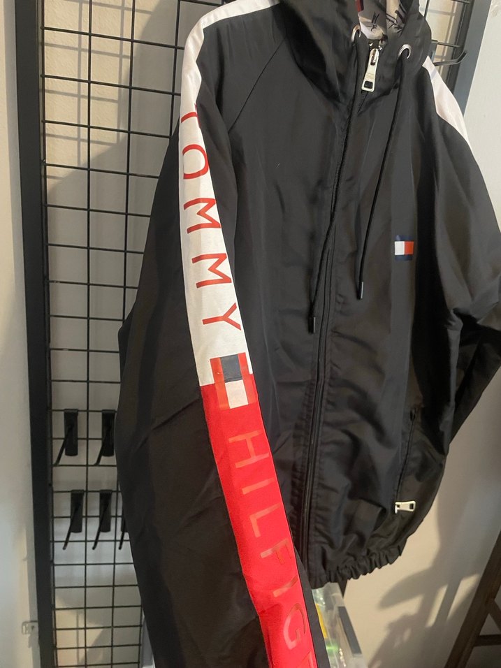 Erkek Siyah Kapüşonlu Fermuarlı Ceket - Görsel 3