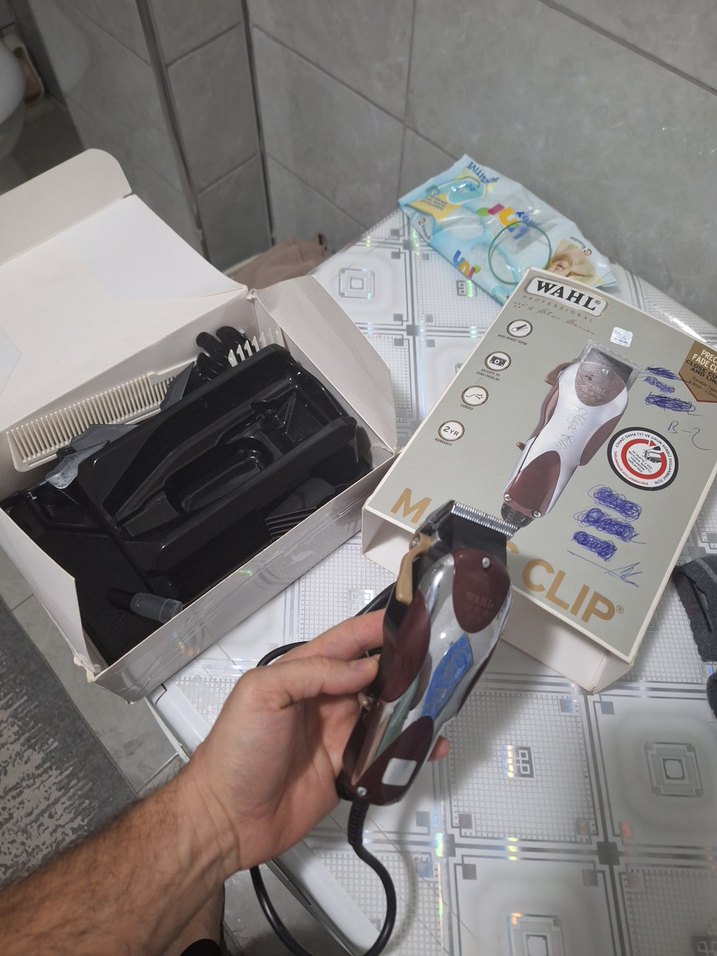 Parlak Bordo Wahl Saç Kesme Makinesi - Görsel 3