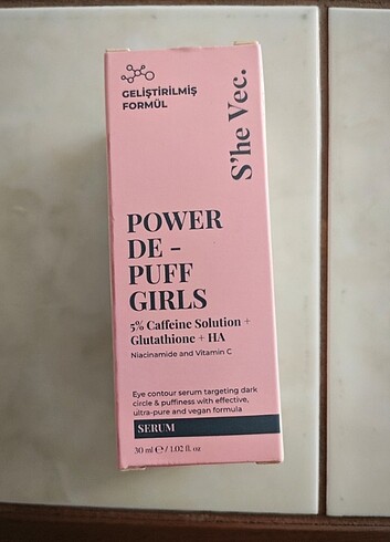 She vec caffein eye serum