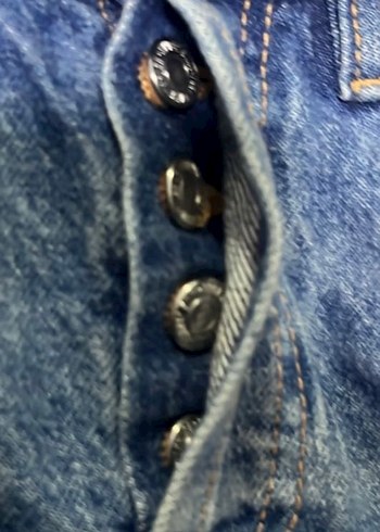 MANGO Düğmeli Mavi Bağlama Desenli Mini Kot Şort - Görsel 6