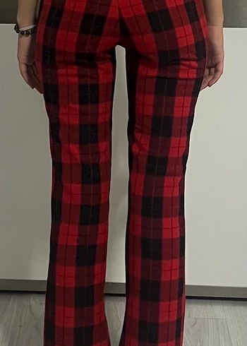 H&M Kırmızı Kareli Düğmeli Kadın Pantolon - Görsel 3
