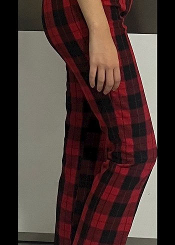 H&M Kırmızı Kareli Düğmeli Kadın Pantolon - Görsel 2