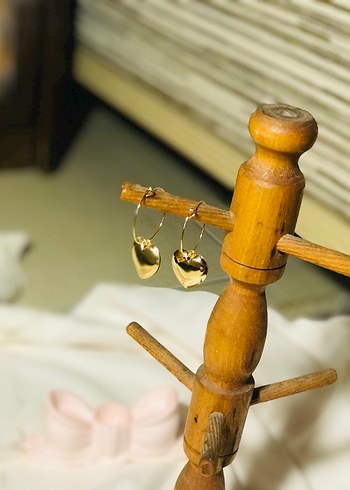 Altın Renk Mini Kalp Küpeler - Görsel 2