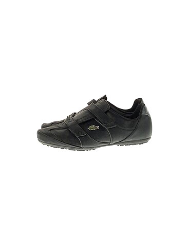 Lacoste Spor Ayakkabı %70 İndirimli.