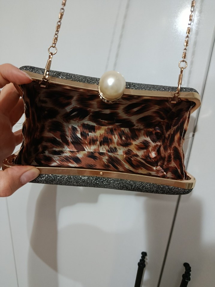 Zincir Detaylı Bej Yılan Desenli Kadın Portföy Çanta - Görsel 2