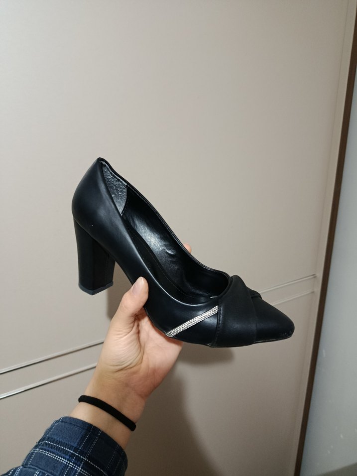Klasik Siyah Topuklu Kadın Ayakkabı - Görsel 3