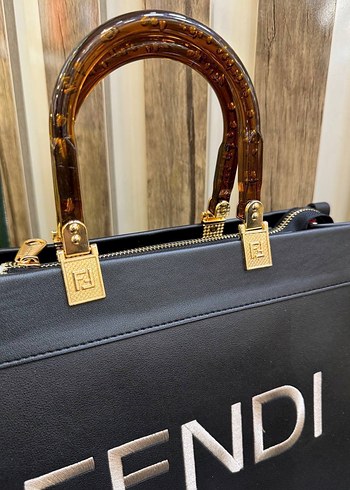 Beden siyah Renk Fendi Roma Siyah Deri Kadın Çanta