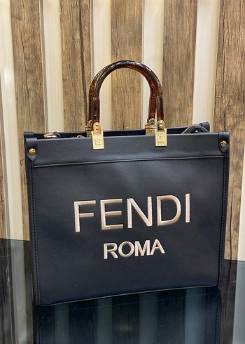 Fendi Roma Siyah Deri Kadın Çanta