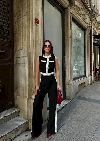 s Beden Düğmeli Siyah Deri Straplez Crop Top