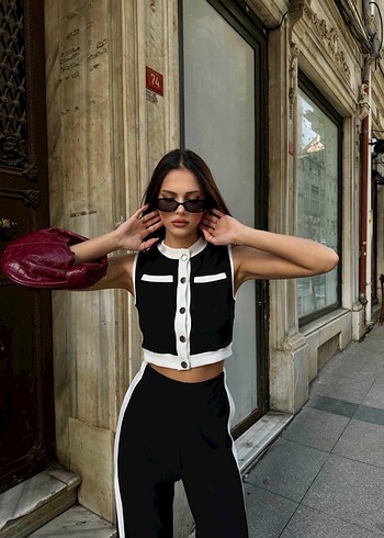 Düğmeli Siyah Deri Straplez Crop Top