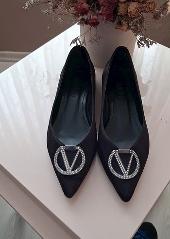 Siyah Parlak Yılan Desenli Tokalı Stiletto
