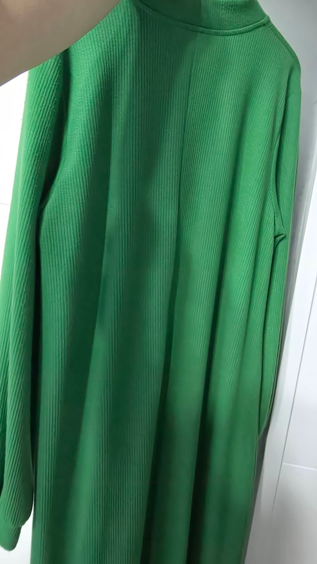 Zincir Detaylı Yeşil Kadın Elbise - Görsel 3