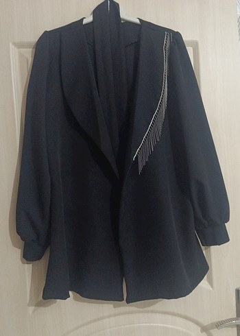 siyah taşlı ve püsküllü takım elbise - Görsel 3