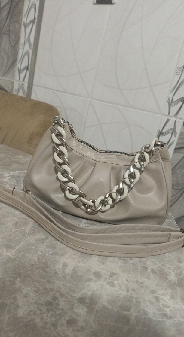 Zincir Detaylı Bej Deri Çanta - Görsel 2