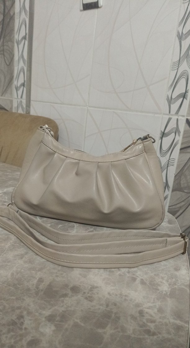 Zincir Detaylı Bej Deri Çanta - Görsel 3