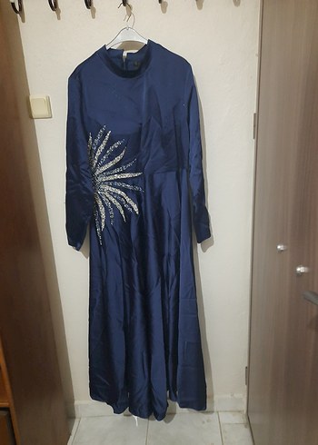 Mavi İşlemeli Uzun Kollu Kadın Abiye Elbise - Görsel 4