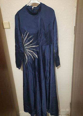 Mavi İşlemeli Uzun Kollu Kadın Abiye Elbise - Görsel 3