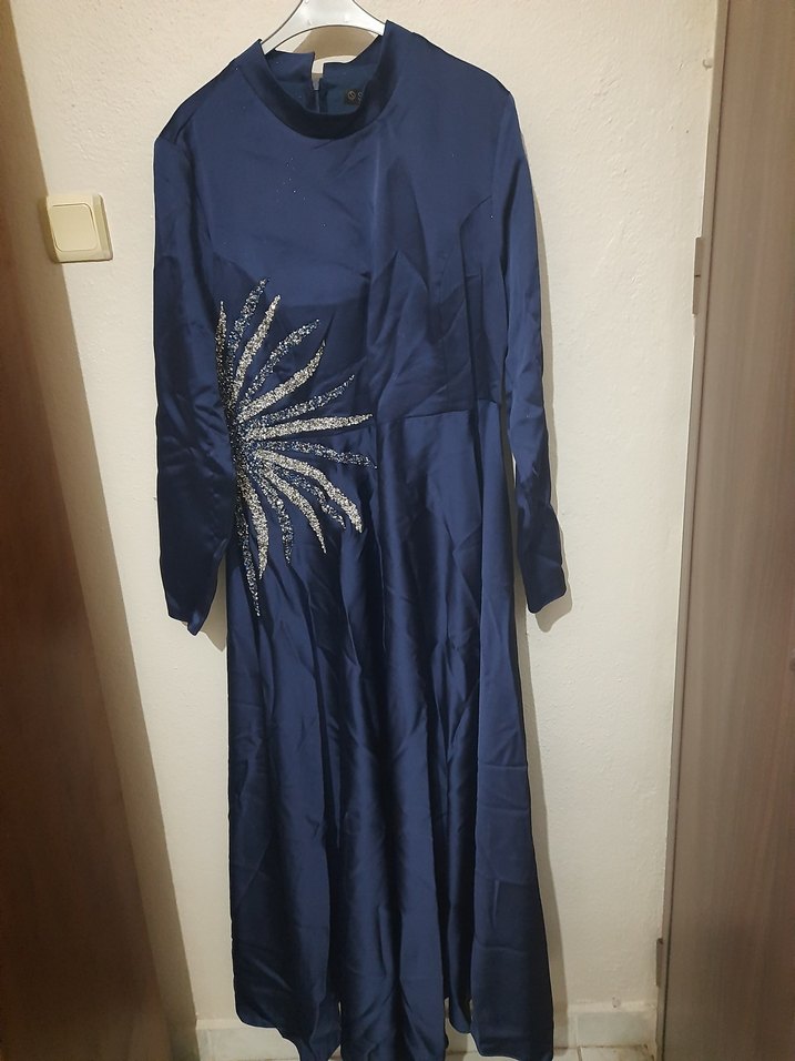 Mavi İşlemeli Uzun Kollu Kadın Abiye Elbise - Görsel 3