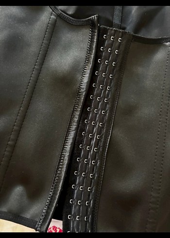 EMBA Siyah Mini Lateks Korse - Görsel 7