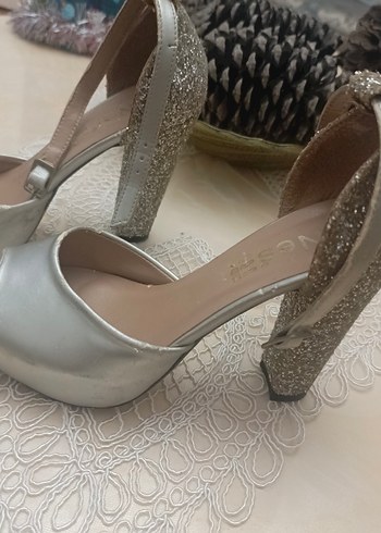 abiye altına uygun düğünlerde rahatlıkla giyilebilir - Görsel 3