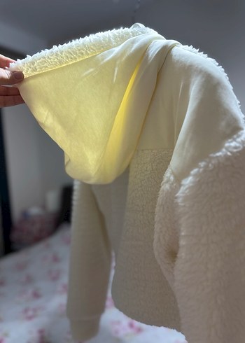 m Beden beyaz Renk Kürklü Kapüşonlu Kısa Beyaz Sweatshirt ceket