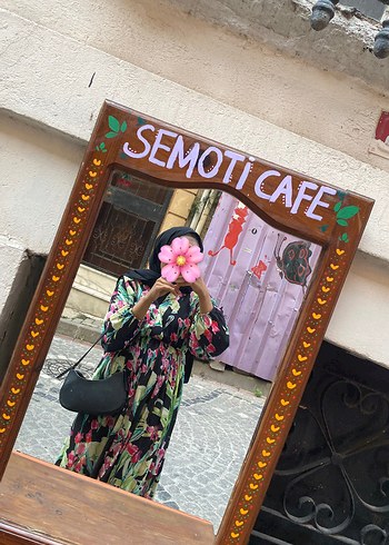 Çiçekli Uzun Elbise