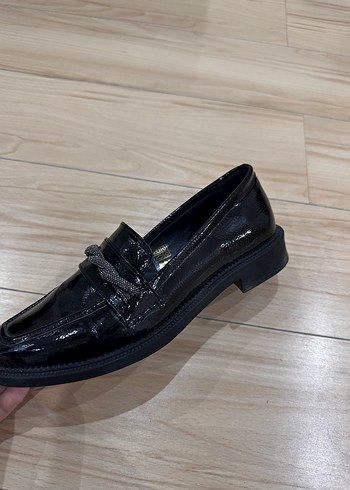 Siyah Parlak rugan önü tokalı ayakkabı - Görsel 3