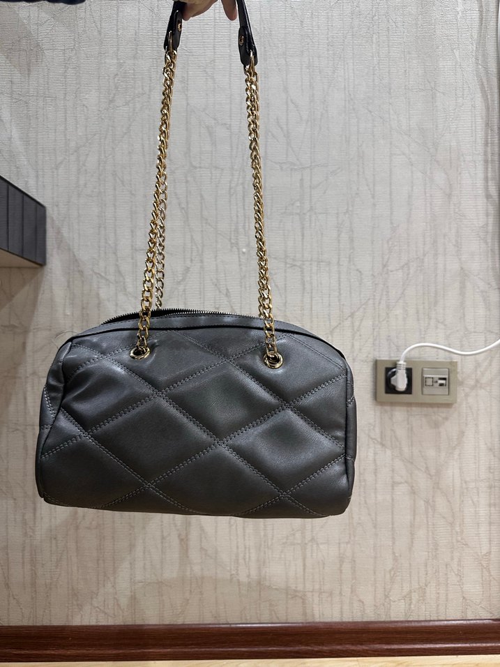 Setrems Marka Zincir Detaylı Gri Deri Kadın Çanta - Görsel 3