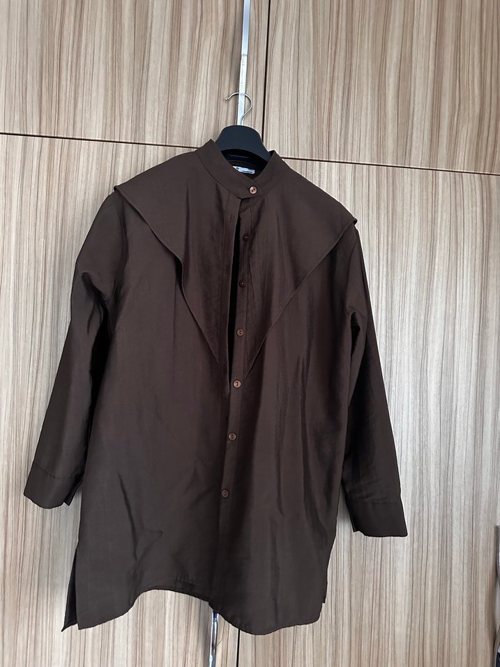 Düğmeli Uzun Kollu Kahverengi Keten Gömlek - Görsel 2