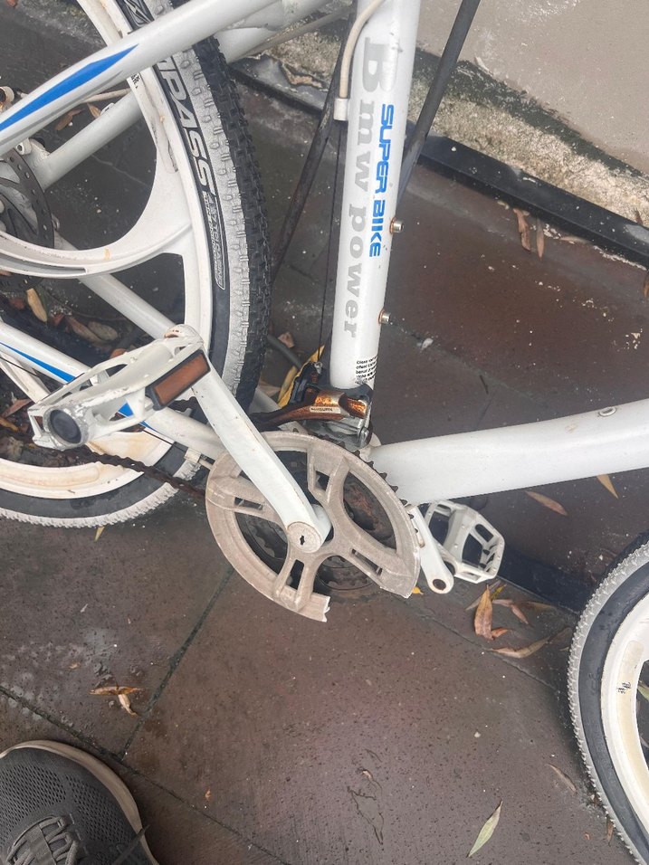 Beyaz Gri İki Tekerlekli Bisiklet - Görsel 5