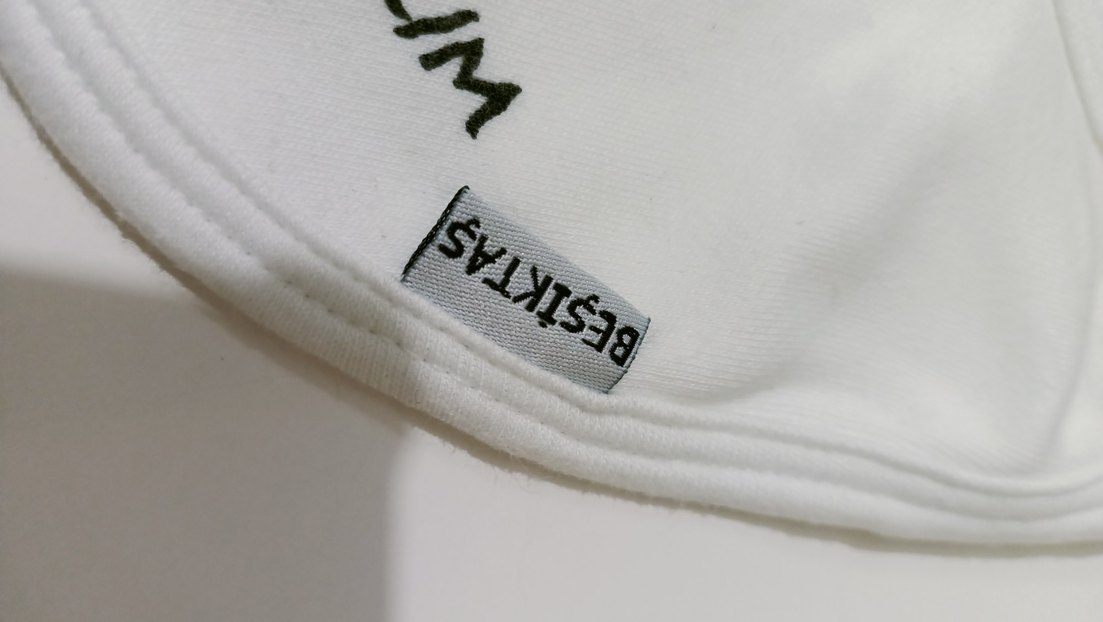 Beşiktaş Baskılı Beyaz Bebek Önlüğü - Görsel 3