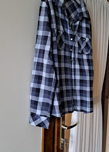 Düğmeli Uzun Kollu Mavi Gömlek - Görsel 3