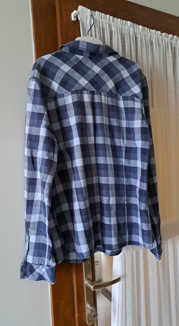 Düğmeli Uzun Kollu Mavi Gömlek - Görsel 4