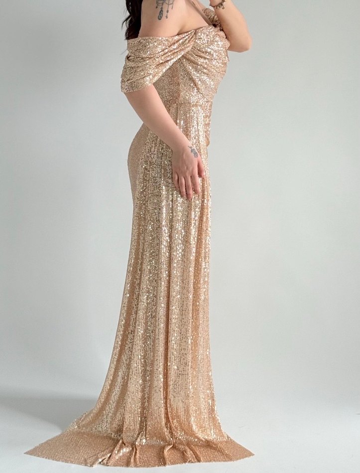 Pullu düşük omuz abiye gold - Görsel 3