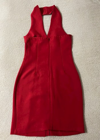 Kırmızı Elbise - Görsel 3