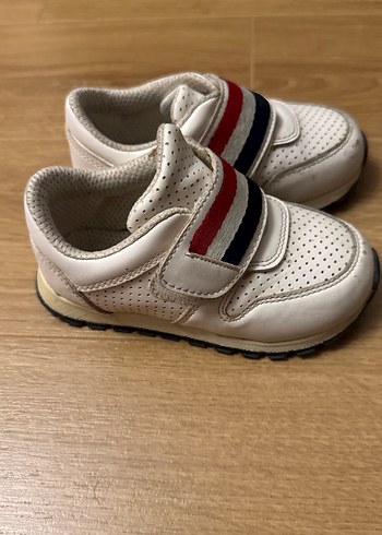 Beyaz Erkek Çocuk Spor Ayakkabı Velcro Bantlı - Görsel 2