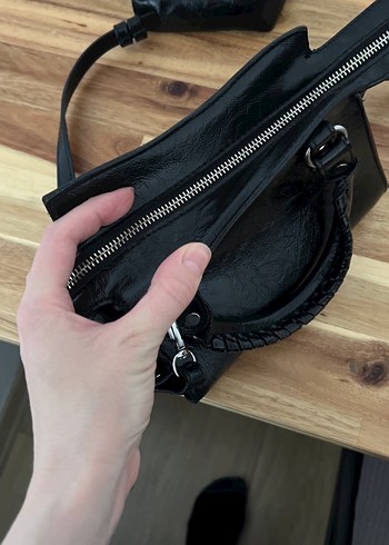  Beden siyah Renk Siyah Deri Tokalı Manuka Kadın Çanta