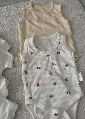 Beyaz Pamuklu Askısız Bebek Body - Görsel 4