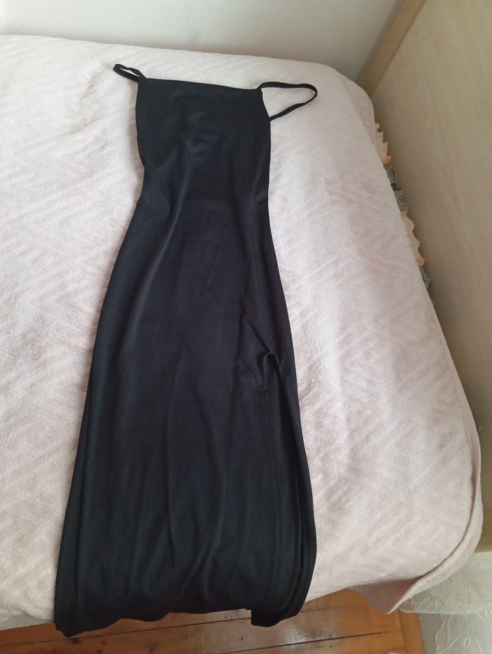 Siyah Sırt Dekolteli Yırtmaçlı Uzun Elbise - Görsel 2