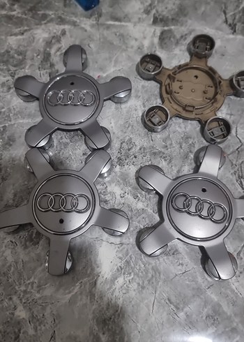 Gri Audi Direksiyon Seti Kapakları