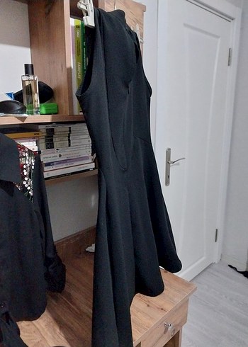 Yüksek Yakalı Siyah Salaş Midi Elbise - Görsel 2