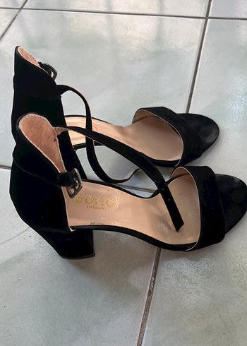 Zara Siyah Kadın Süet Topuklu Ayakkabı
