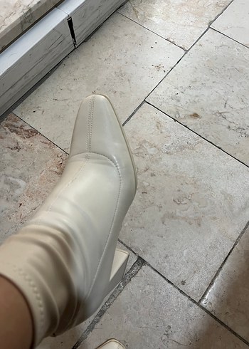 Stradivarius Beyaz Streç Topuklu Bot - Görsel 2