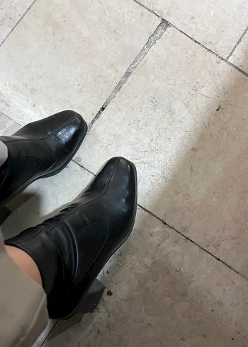 Bershka Siyah Kalın Topuklu Kadın Bot - Görsel 3