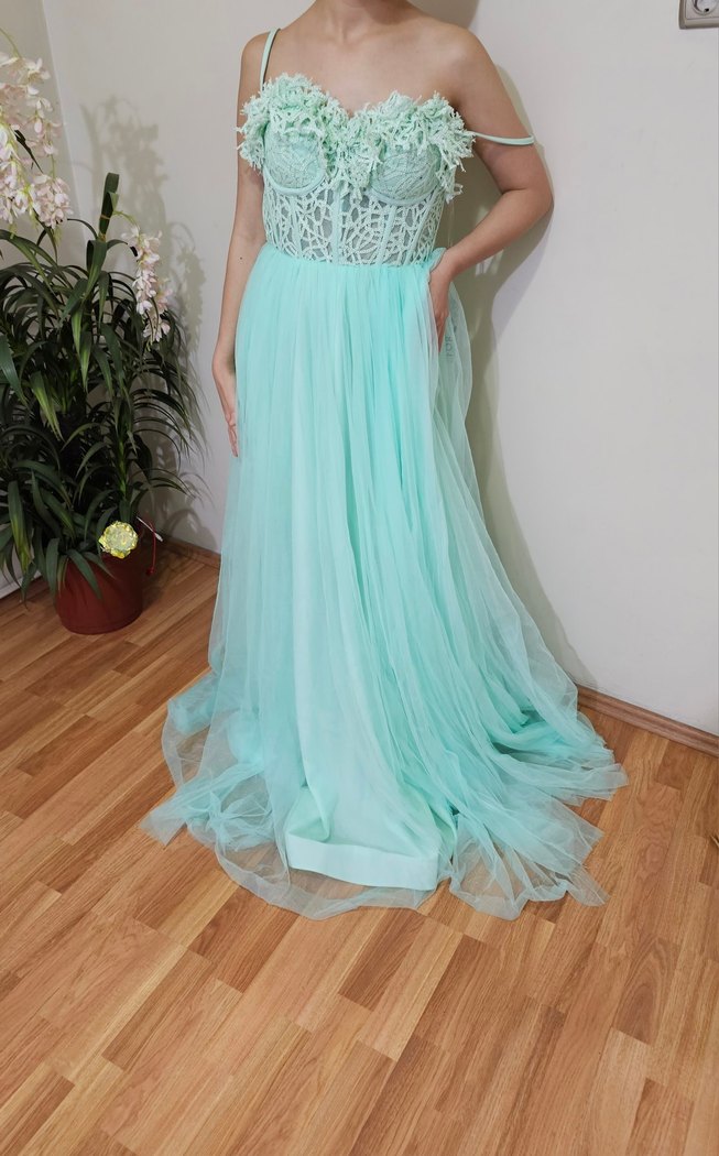 Turkuaz Dantel Detaylı Uzun Nişan Elbisesi - Görsel 4